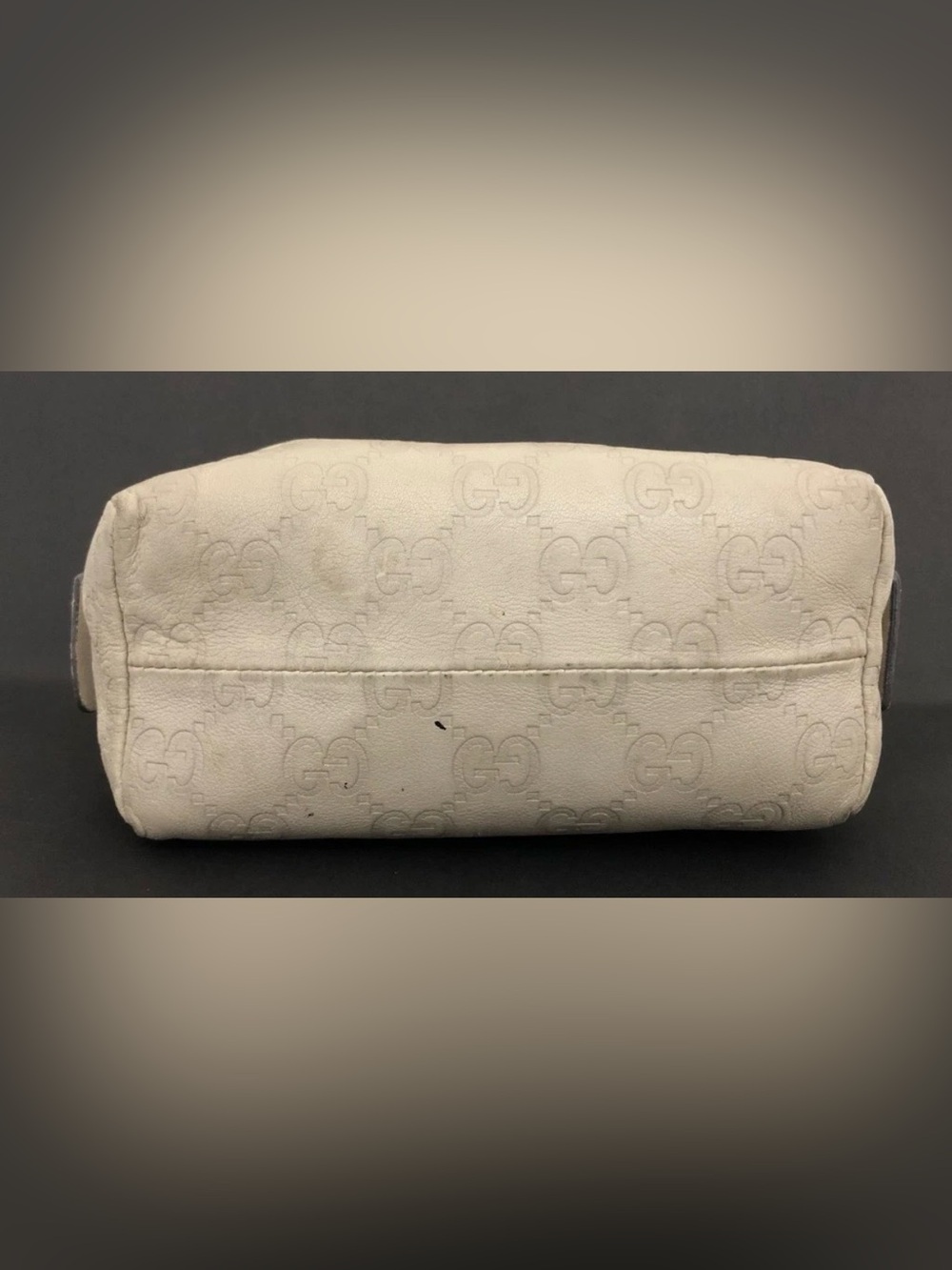 Gucci Guccissima Heart GG Logo Leather Cosmetic Pouch – Off‑White - Picture 5 of 7